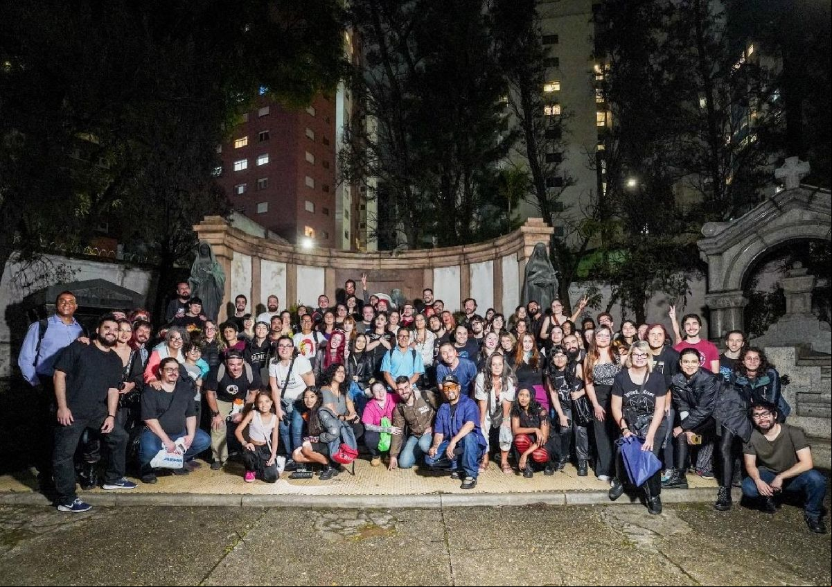 Consolação e suas vozes, eio noturno no cemitério da Consolação compartilha histórias de uma forma diferente